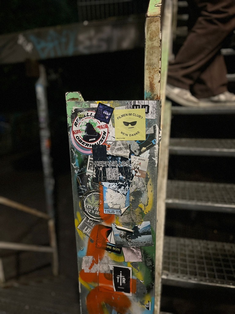 Club Sticker – Filmen im Club? Nein Danke.
